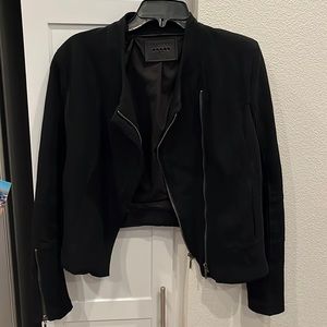 BLACK BLAZER